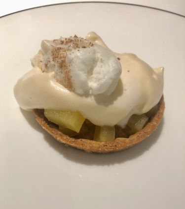 Ristorante SUM di Catania - crostatina con mele dell'Etna, zabaione, gelato fiordilatte